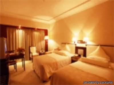 Hotel Yu Long International 5*