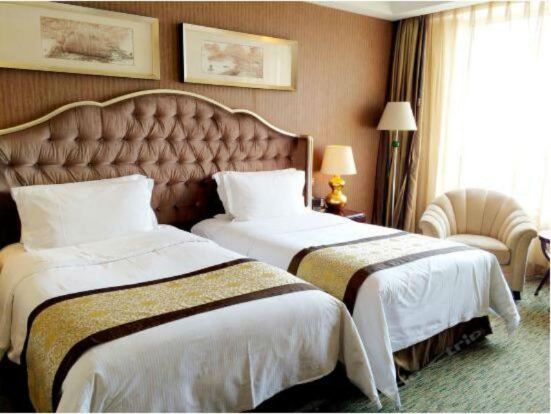 Yu Long International Hotel