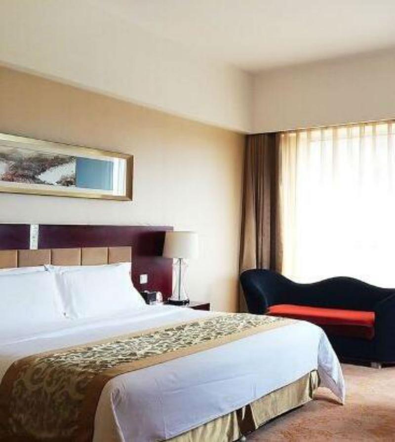 Hotel Yu Long International 5*