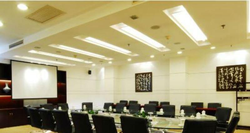 Yu Long International Hotel 5*