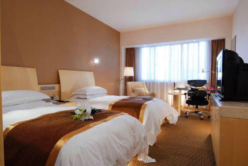 Hotel Yu Long International 5*