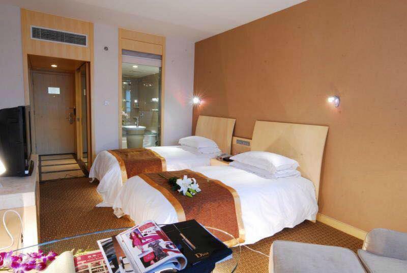Yu Long International Hotel 5*
