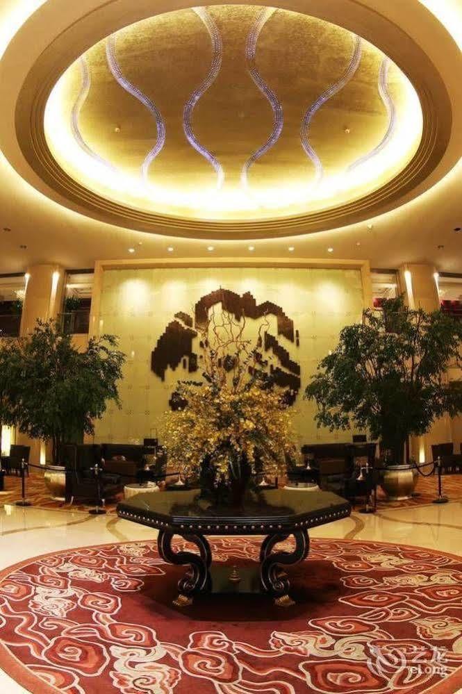 Yu Long International Hotel