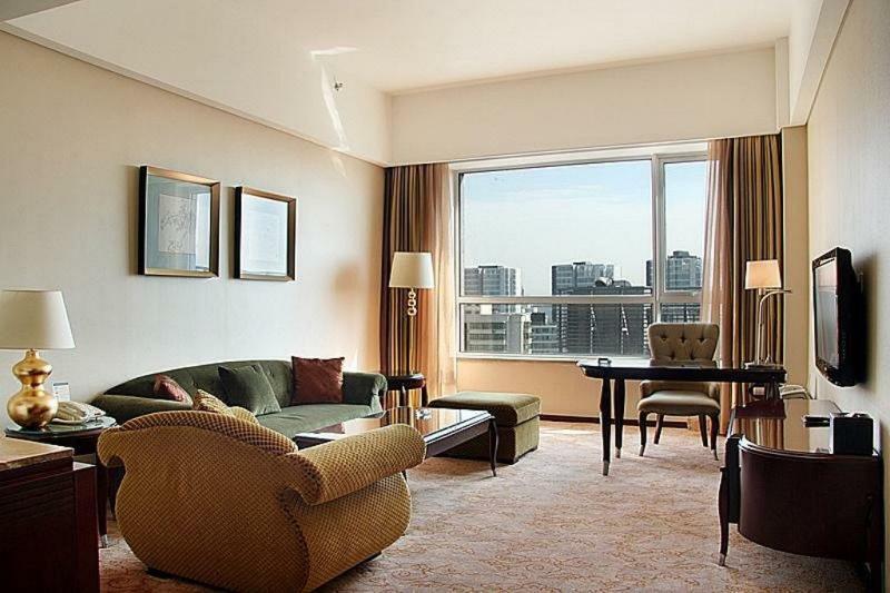 Yu Long International Hotel 5*